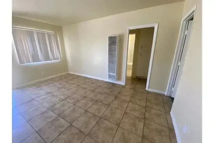 $1775 : DISPONIBLE APTOS 1, 2, 3/RECS. image 2