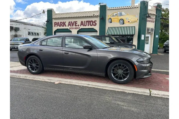 $9995 : 2015 Charger SE image 3