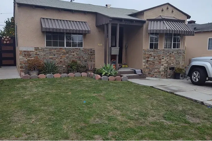 $1790 : BEAUTIFUL BACK HOUSE FOR LEASE image 2