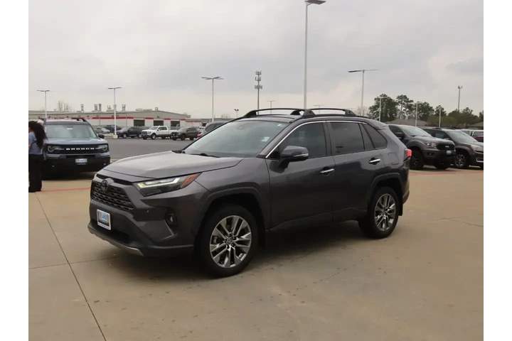 $30999 : Toyota RAV4 2023 Limited 4dr image 2