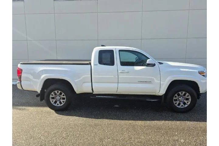 $28990 : Toyota Tacoma 2019 4x4 SR5 4 image 5