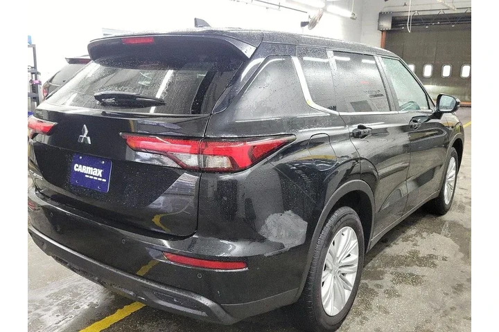 $23998 : Mitsubishi Outlander 2024 ES image 5