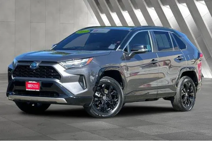 $38900 : Toyota RAV4 Hybrid 2022 AWD image 2