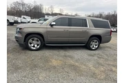 $26999 : Chevrolet Suburban 2017 4x4 thumbnail