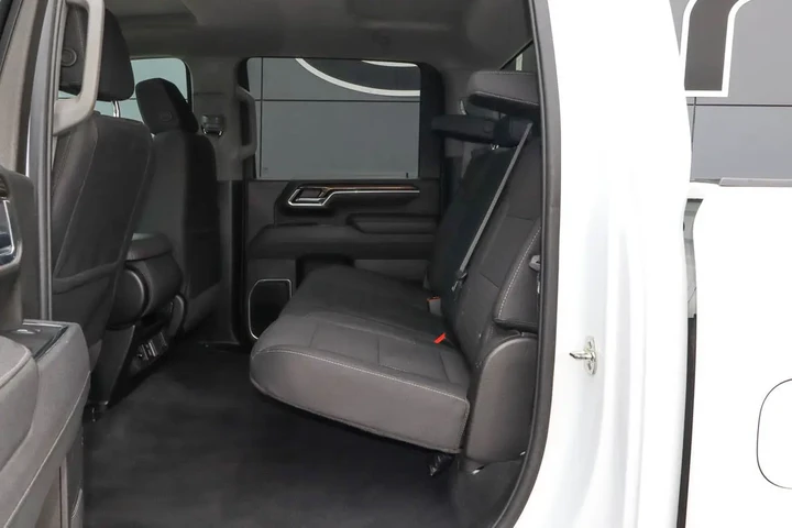 $59988 : 2025 Silverado 2500HD 4WD Cre image 8