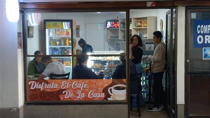 VENTA DE CAFETERIA FRENTE A  U image 2