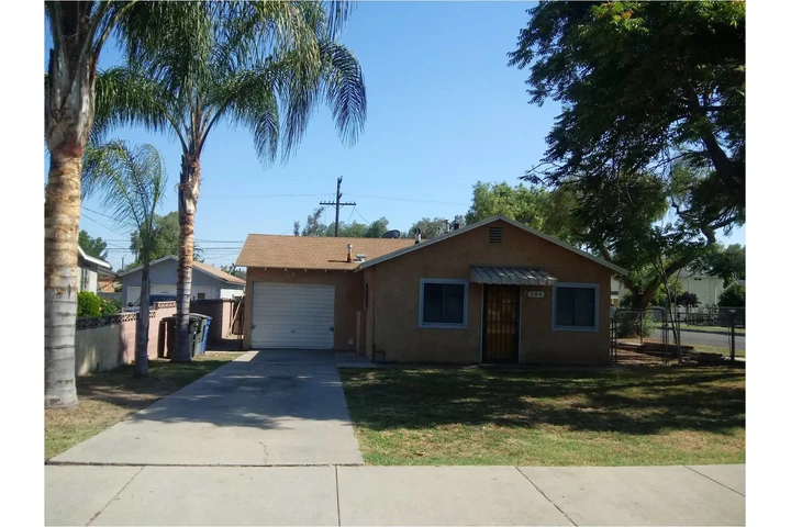 $2150 : Ontario Casa 2 recamaras image 1