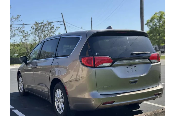 $7999 : 2017 Pacifica LX image 7