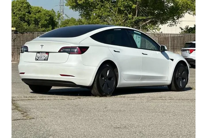 $25420 : Tesla Model 3 2023 4dr Sedan image 3