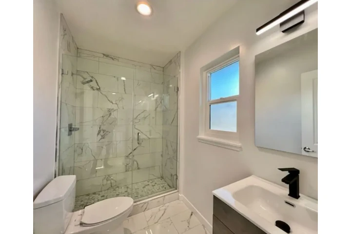 $1900 : 2Bedroom Apt In Vermont Ave, image 9