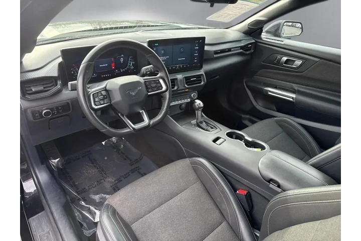 $28950 : Ford Mustang 2024 EcoBoost 2 image 3