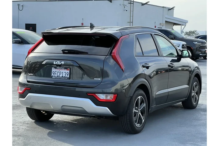 $27895 : Kia Niro Plug-In Hybrid 2023 image 8
