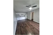 $675 : Rental property with 1 bedro thumbnail