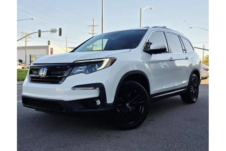 $18950 : 2021 Pilot SE image 2