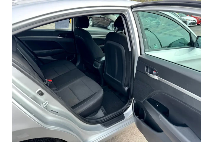 $15980 : 2019 Elantra SEL Auto image 9