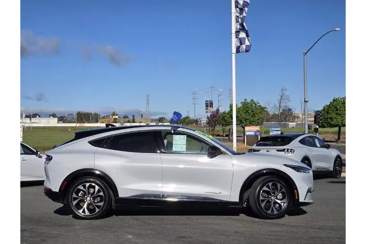 $28900 : Ford Mustang Mach-E 2023 Pre image 3