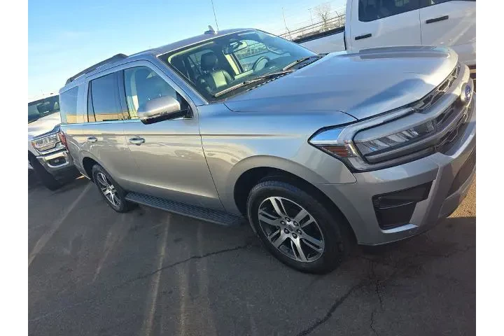 $39999 : Ford Expedition 2024 4x2 XLT image 3