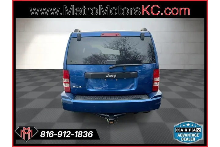$10989 : 2010 Liberty 4WD 4dr Sport image 4