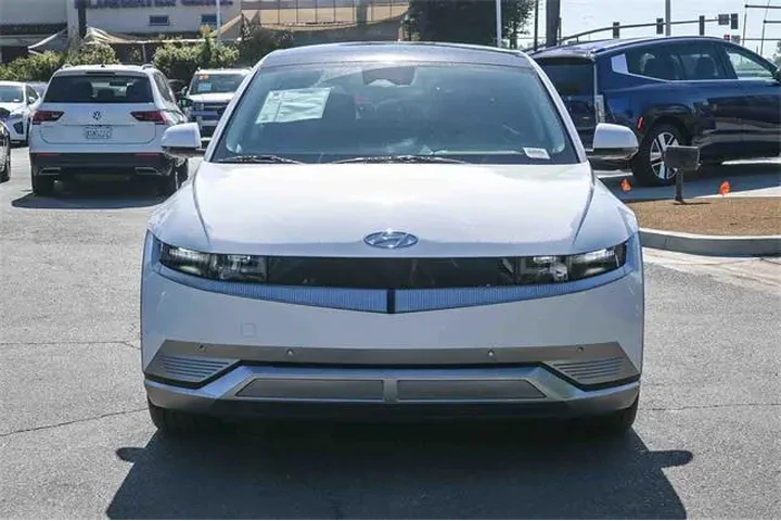$32500 : Hyundai IONIQ 5 2024 AWD Lim image 2