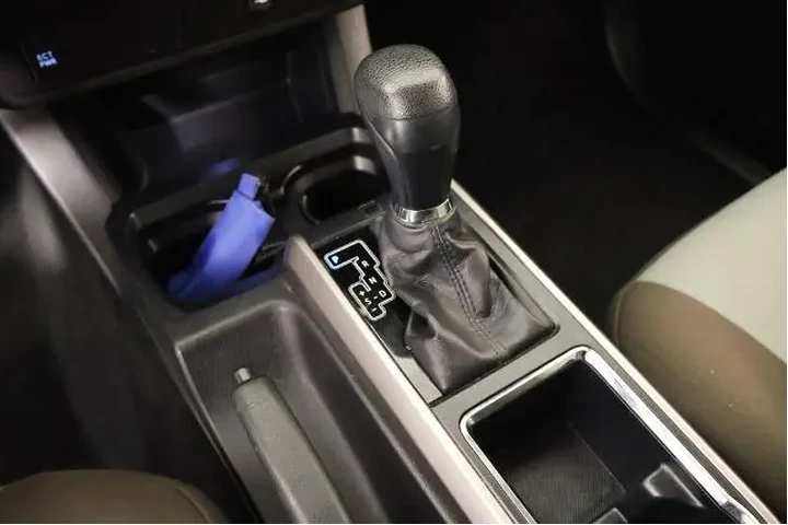 $18911 : Toyota Tacoma 2017 4x2 TRD O image 7