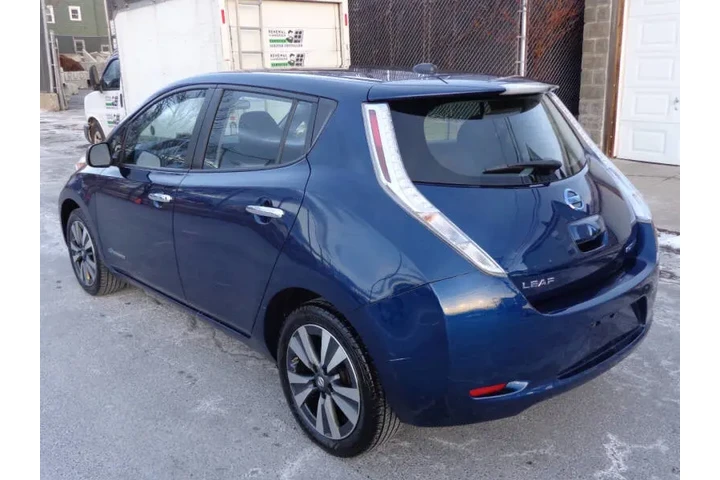 $5450 : 2017 LEAF SV image 5