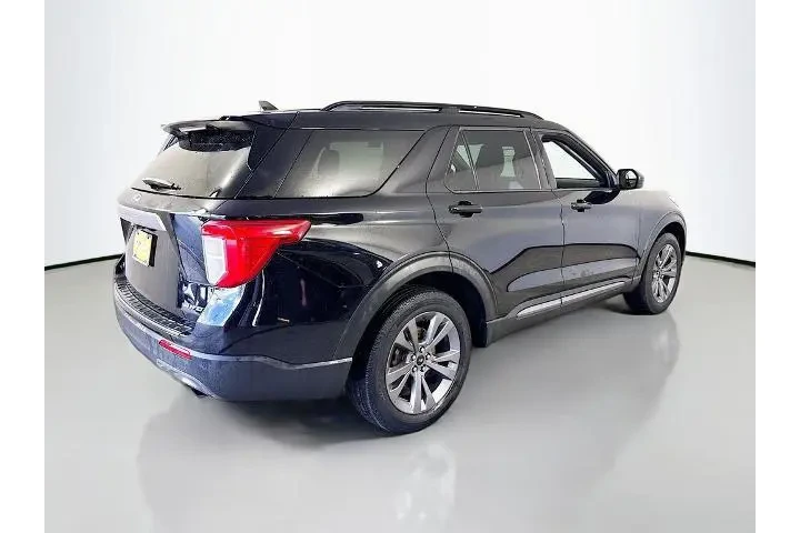 $33750 : Ford Explorer 2023 AWD XLT 4 image 7