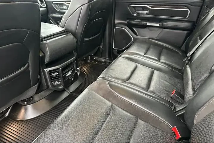 $38995 : Ram 1500 2022 4x4 Laramie 4d image 4