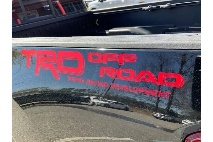 $22985 : Toyota Tacoma 2017 4x2 SR5 4 image 10