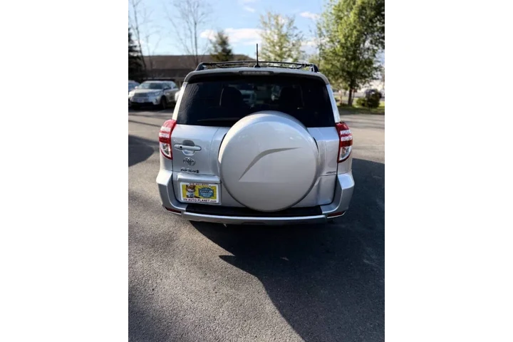$12995 : 2012 RAV4 Limited image 9