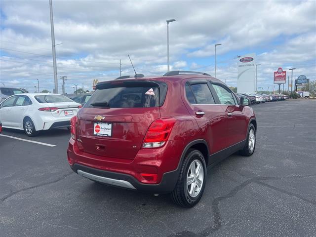 $14977 : PRE-OWNED 2020 CHEVROLET TRAX image 7