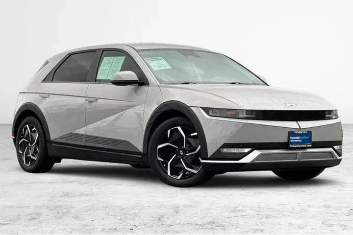 $23790 : Hyundai IONIQ 5 2024 SEL 4dr image 1