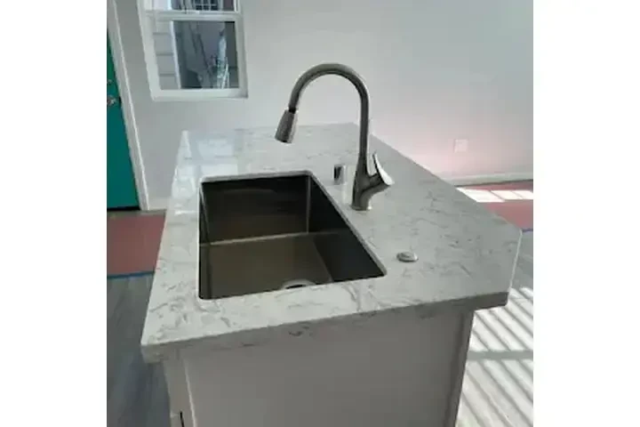 $2625 : RENTO CASA NUEVA- ATRÁS-(ADU) image 10