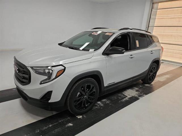 $17995 : 2020 GMC Terrain SLT image 1