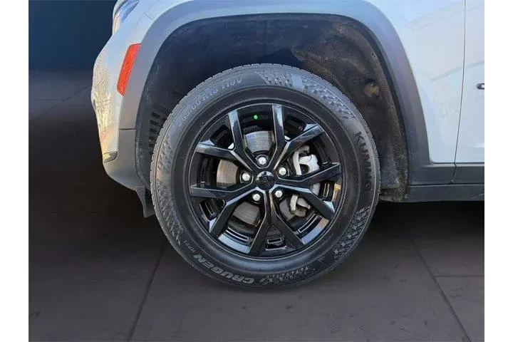 $27674 : Jeep Grand Cherokee L 2024 4 image 9
