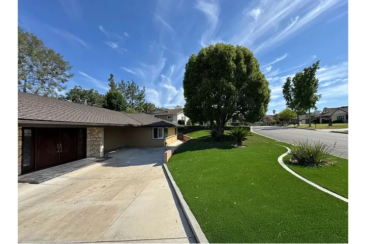 $1660 : spacious, open living home image 3