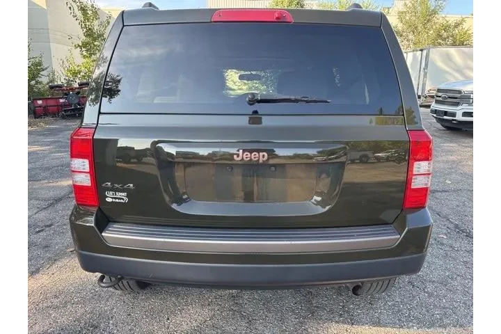 $10000 : Jeep Patriot 2017 4x4 Sport image 6