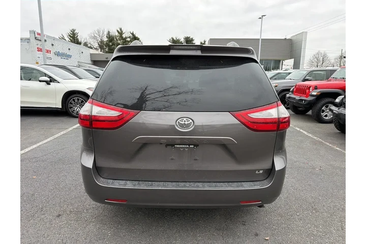 $23000 : Toyota Sienna 2019 LE 7-Pass image 4