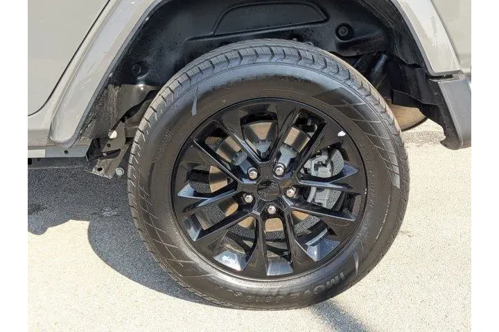 $27976 : Jeep Wrangler 2023 4x4 Sahar image 10