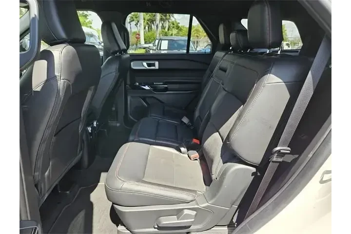 $31990 : Ford Explorer 2022 ST-Line 4 image 5