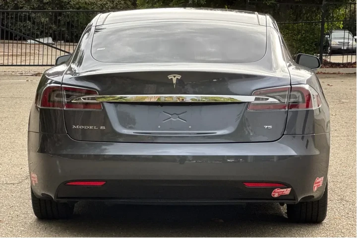 Tesla Model S 2017 60 4dr Li image 4