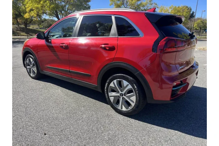 $11900 : 2022 Niro EV S image 6