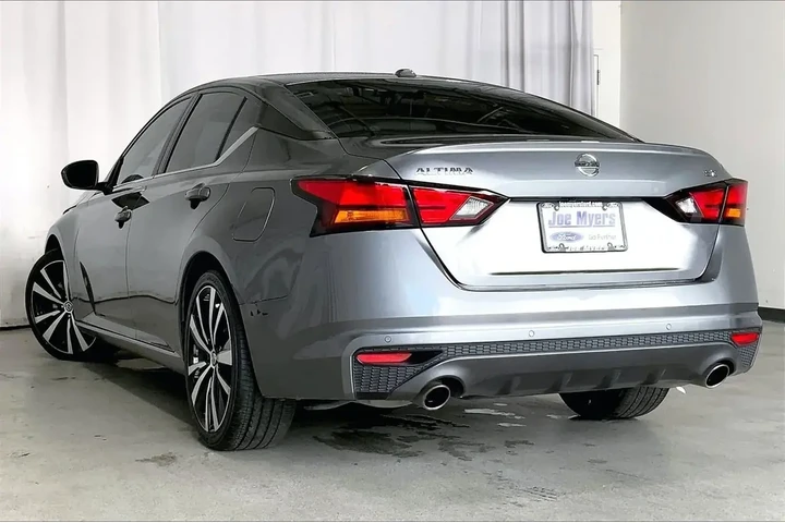 $17492 : Nissan Altima 2021 2.5 SR 4d image 10