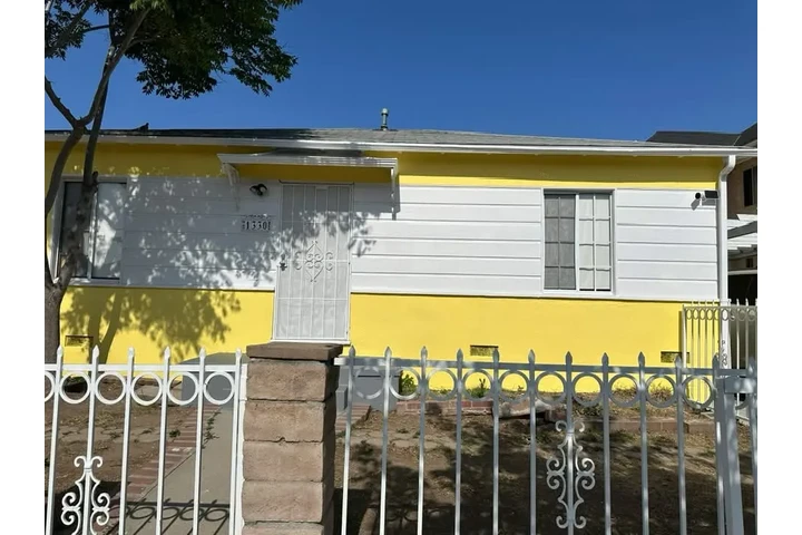 $2500 : CERCA DE TODO image 1