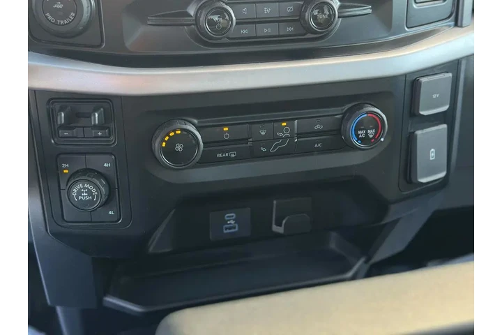 $39236 : Ford F-150 2023 4x4 XLT 4dr image 9