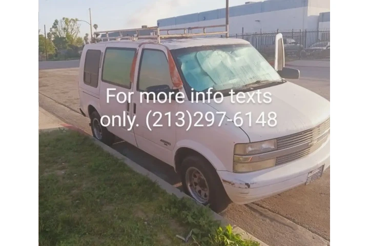 $1100 : Chevy van image 1