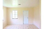 $1050 : Charming 3-bedroom home thumbnail