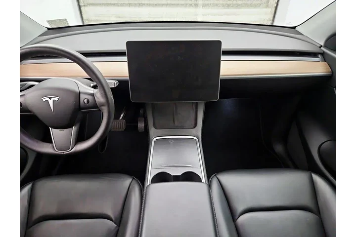 $27998 : Tesla Model Y 2021 AWD Long image 9