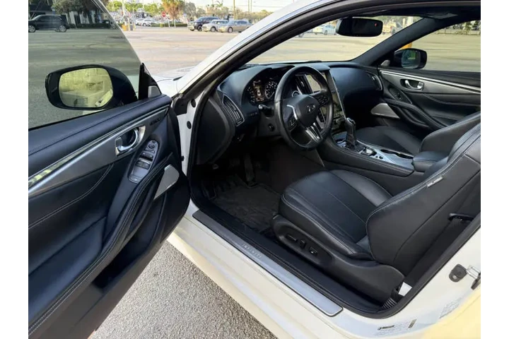 $26995 : 2021 Q60 3.0T Luxe image 10