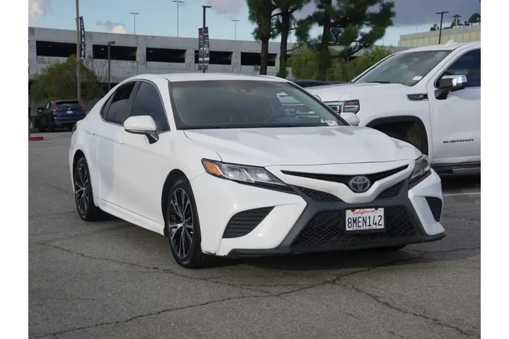 $12232 : Toyota Camry 2018 SE 4dr Sed image 2