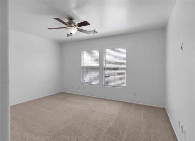 $1700 : Apartment for rent asap image 8